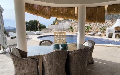 Фантастическая вилла с панорамным видом на море..